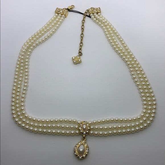 Vintage Givenchy Pearl & Rhinestones Necklace triple strand with Pendant - Picture 4 of 9